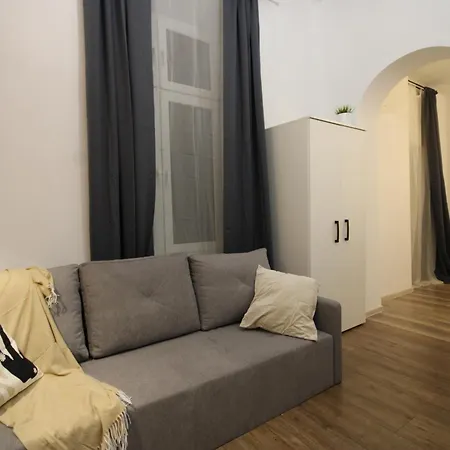 Krakow Central Vintage Apartment By Rently-2